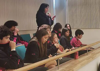 Encuentro con Mosciatti taller debate sscc monjas francesas Viña del Mar