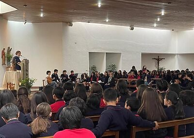 Eucaristía IV medios monjas francesas Viña del Mar sscc