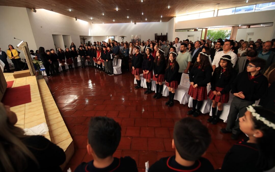 Celebramos con alegría las primeras comuniones de nuestros estudiantes