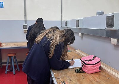 Estudiantes de IV medio colegio SSCC viña del mar Monjas Francesas visitan Universidad técnica Federico Santa María