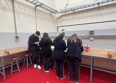 Estudiantes de IV medio colegio SSCC viña del mar Monjas Francesas visitan Universidad técnica Federico Santa María