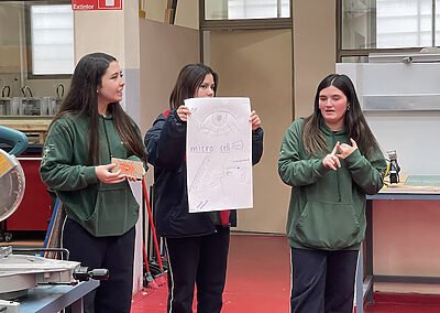 Estudiantes de IV medio colegio SSCC viña del mar Monjas Francesas visitan Universidad técnica Federico Santa María