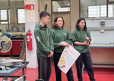 Estudiantes de IV medio colegio SSCC viña del mar Monjas Francesas visitan Universidad técnica Federico Santa María