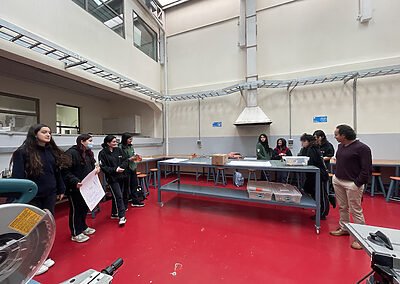 Estudiantes de IV medio colegio SSCC viña del mar Monjas Francesas visitan Universidad técnica Federico Santa María