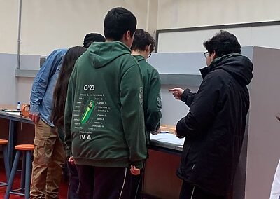 Estudiantes de IV medio colegio SSCC viña del mar Monjas Francesas visitan Universidad técnica Federico Santa María