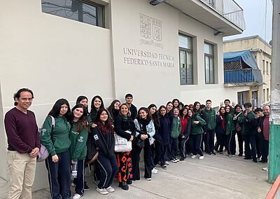 Estudiantes de IV medio colegio SSCC viña del mar Monjas Francesas visitan Universidad técnica Federico Santa María