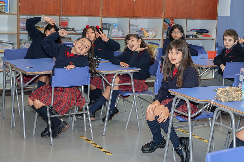 Enseñanza básica en el primer día de clases, colegio SS.CC. Monjas Francesas de Viña del Mar